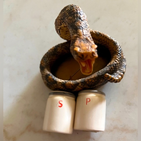 Snake Salt and Pepper Shaker Holder - Picture 4 of 7
